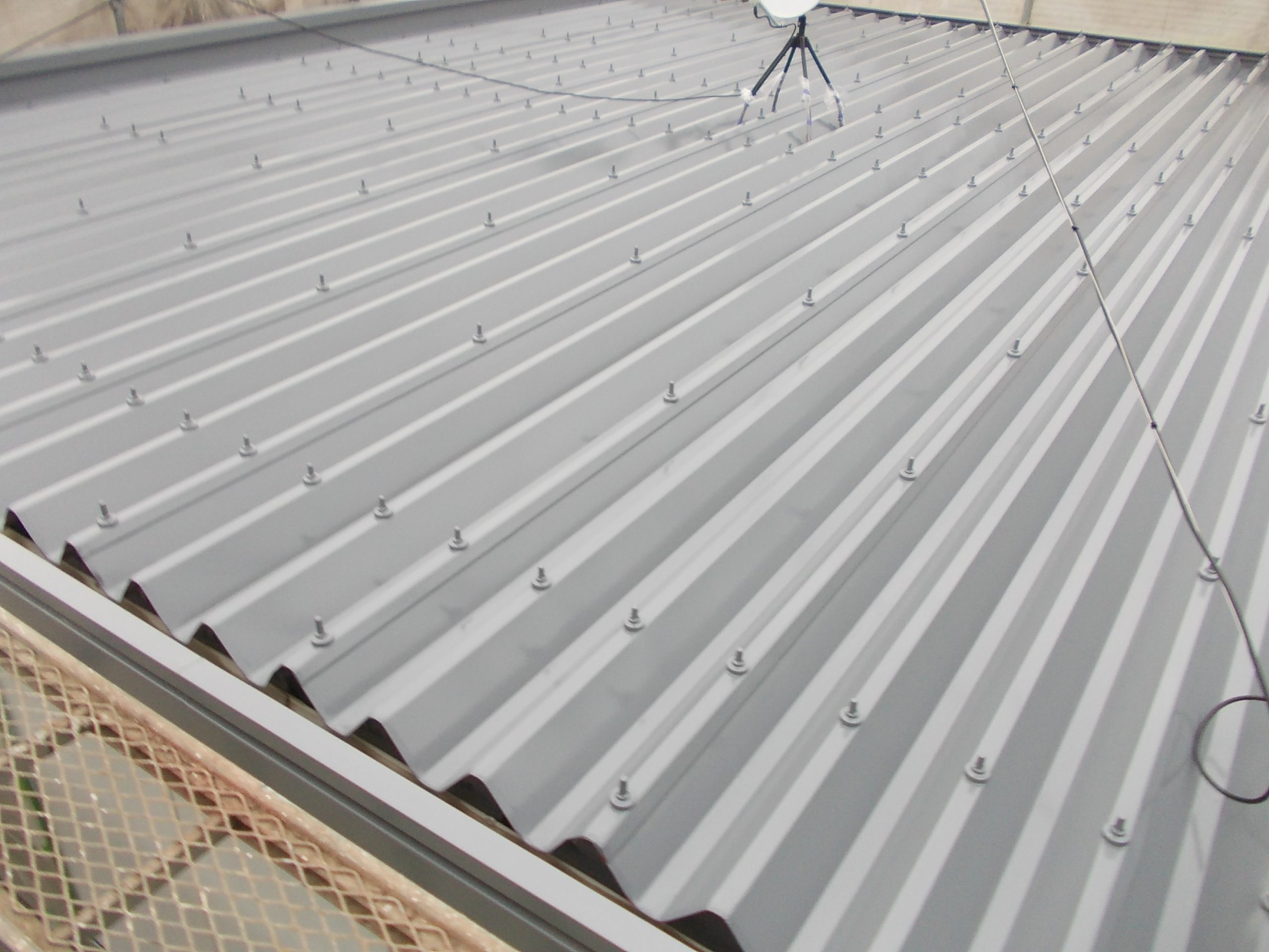 小山市東黒田M様邸：折半屋根の塗装施工例！／ガルバリウム鋼板とは？