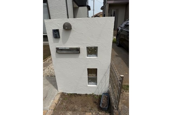 【最新情報】住宅リフォームの施工事例｜門柱塗装(9月②)｜見積り無料！